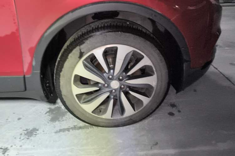 Used Buick Encore 2016 18T Automatic All-Wheel-Drive Flagship Model Right Front Wheel Hub