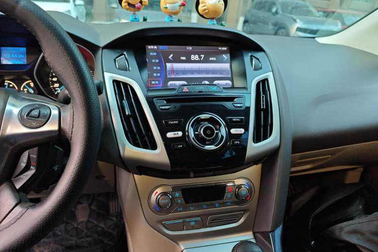 Used Ford Focus 2012 Sedan 1.6L Manual Fashion Edition
