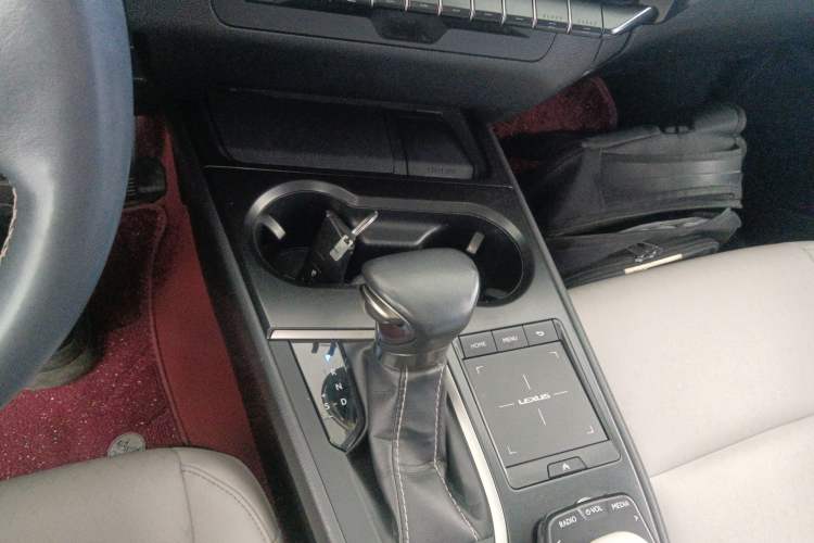 Used Lexus UX 2019 260h Explore-Cool Edition China VI Standard
