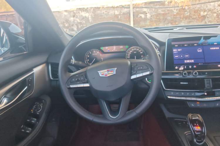 Used Cadillac CT5 2021 28T Luxury Model Steering Wheel