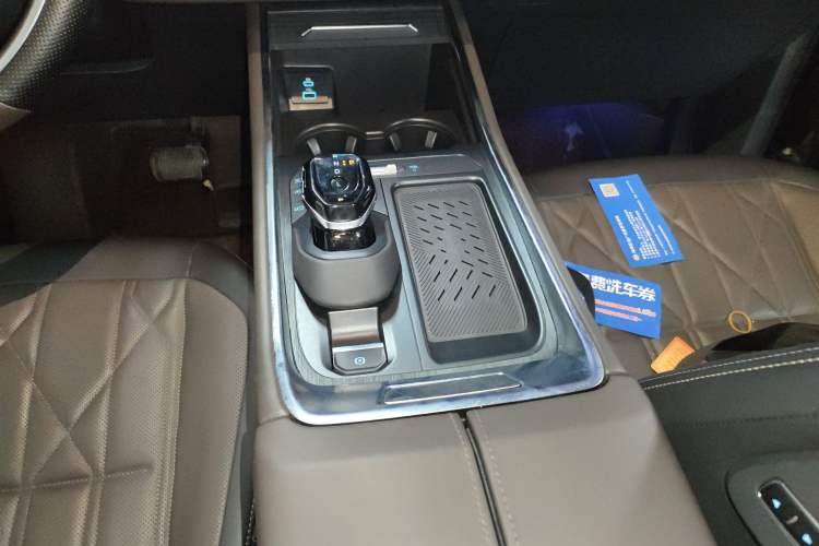 Used Ford Edge 2025 Ford Explorer L 2.0T EcoBoost Four-Wheel Drive 7-Seater Supreme Model Gear Lever