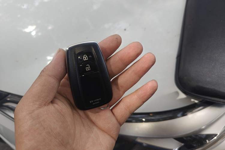 Used Toyota C-HR 2020 2.0L Luxury Edition Vehicle Key