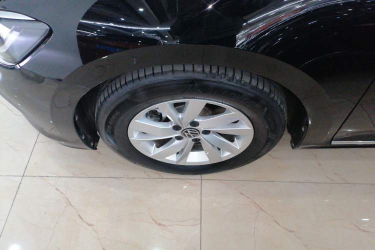 Used Volkswagen Passat 2023 Revised Version 280TSI Business Edition Left Front Wheel Hub