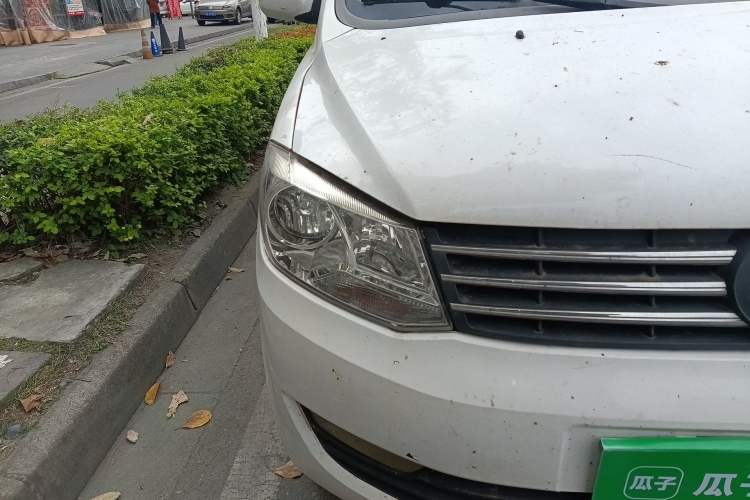 Used Dongfeng Fengon 330 2014 1.5L Manual Utility Version DK15 Right Front Headlight