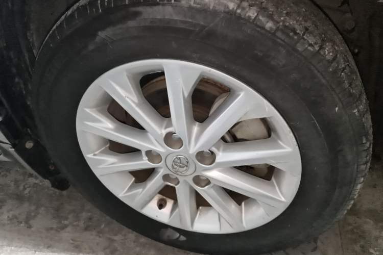 Used Toyota Camry 2015 Dual-Engine 2.5 HG Luxury Navigation Edition