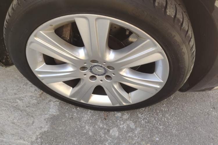 Used Mercedes-Benz S-Class 2015 S 400 L Right Front Wheel Hub