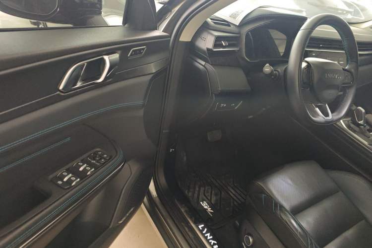 Used Lynk & Co 05 2020 2.0TD Two-Wheel Drive Shine Halo
