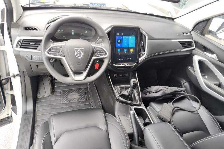 Used Baojun 530 2021 Global Car Anniversary Edition 1.5T Manual Luxury Model 6 Seats
