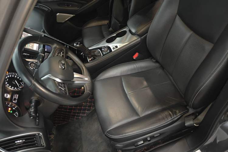 Used Infiniti Q50L 2018 2.0T Enjoyment Version China VI Standard