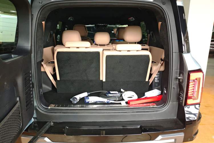 Used Formula Leopard 8 2025 Smart & Brave Flagship Edition 7 Seats Trunk