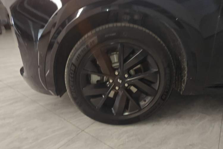 Used Li Auto L8 2023 Pro Model
