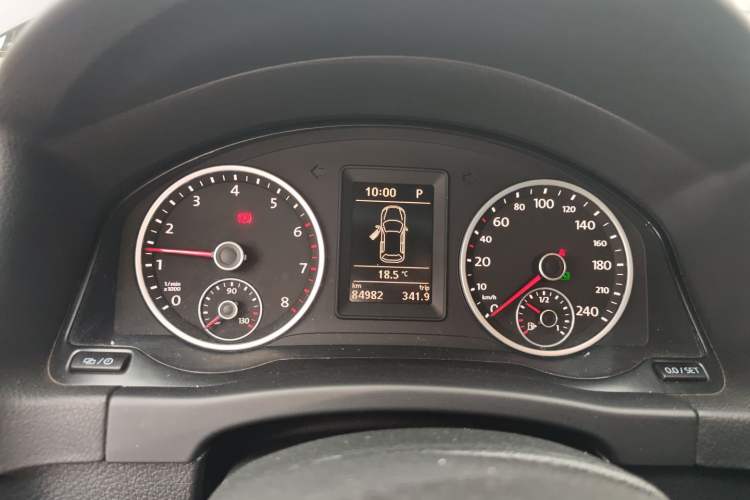 Used Volkswagen Tiguan 2017 300TSI Automatic Two-Wheel Drive Silk Road Comfort Edition Instrument Cluster