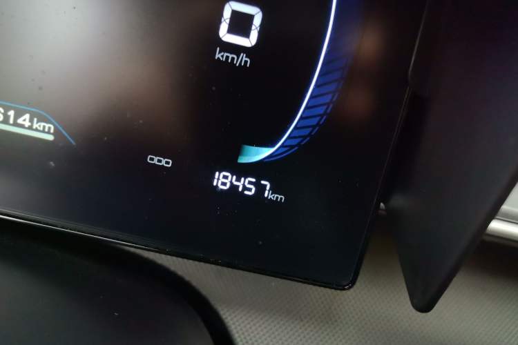 Used BYD Destroyer 05 2024 HONOR Edition DM-i 55KM Luxury Model Odometer Close Up