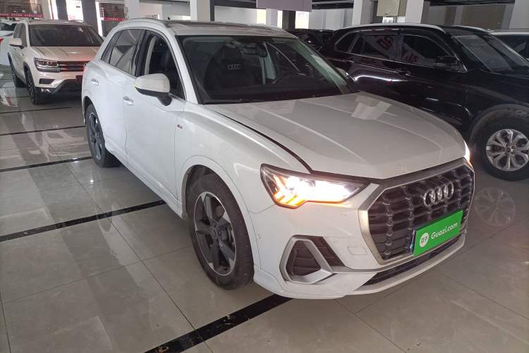 Used Audi Q3 2022 35 TFSI Fashion Dynamic Model Front Right 45 Deg