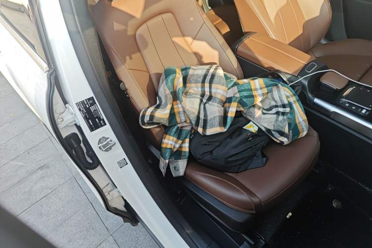 Used Mercedes-Benz GLB 2023 GLB 220 Sport Edition Right Front Seat