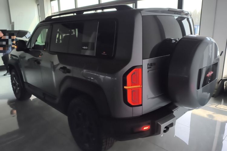 Used Formula Leopard 5 2023 Cloud Ride Flagship Edition Rear Left 45 Deg