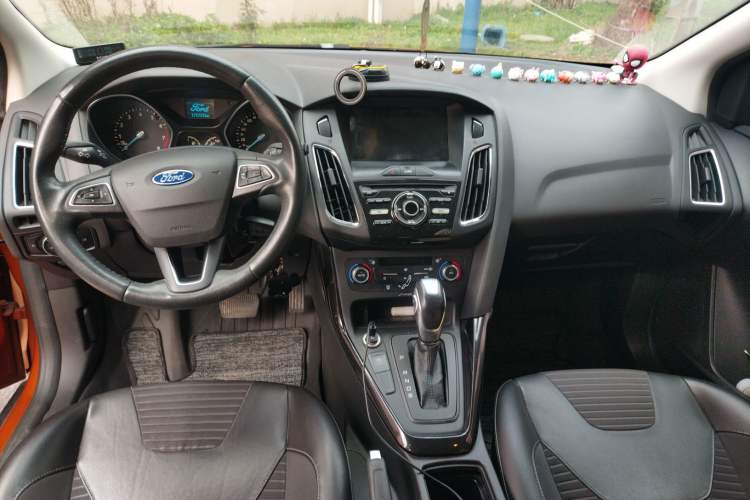 Used Ford Focus 2015 Hatchback EcoBoost 125 Automatic Supreme Style Edition
