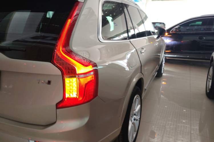 Used Volvo XC90 2015 T6 Luxury Edition 5-seater Right Rear Taillight