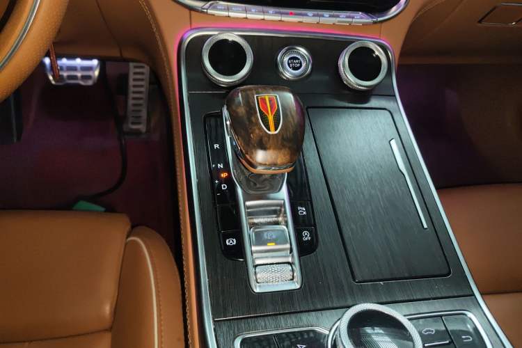 Used Hongqi H9 2022 2.0T Smart Connect Flagship Edition Gear Lever