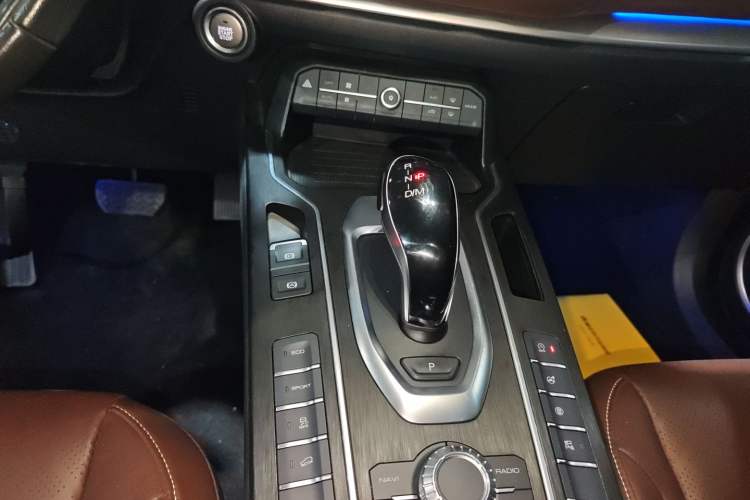 Used Wey VV6 2020 2.0T Two-Wheel Drive Smart Protection+