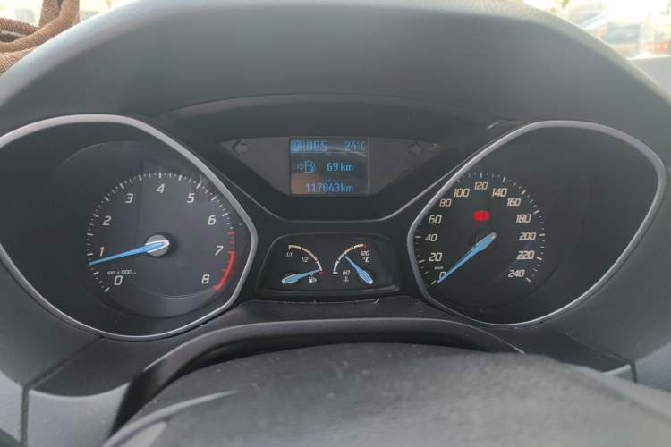 Used Ford Focus 2012 Sedan 1.6L Automatic Fashion Edition