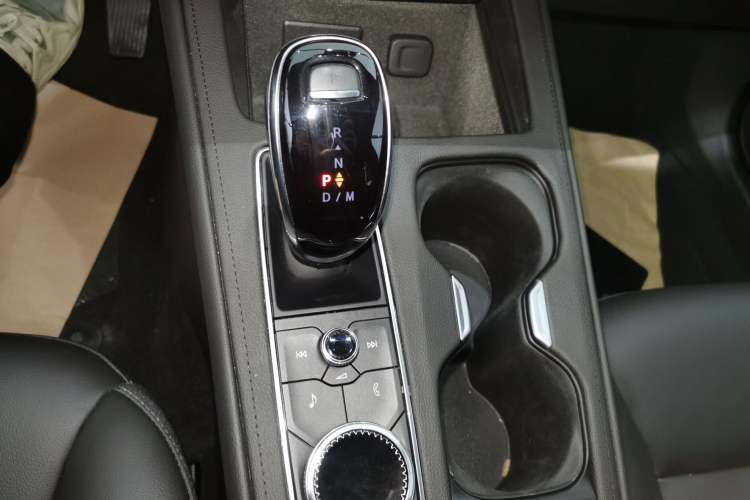 Used Cadillac XT4 2023 28T Two-Wheel-Drive Luxury Version
