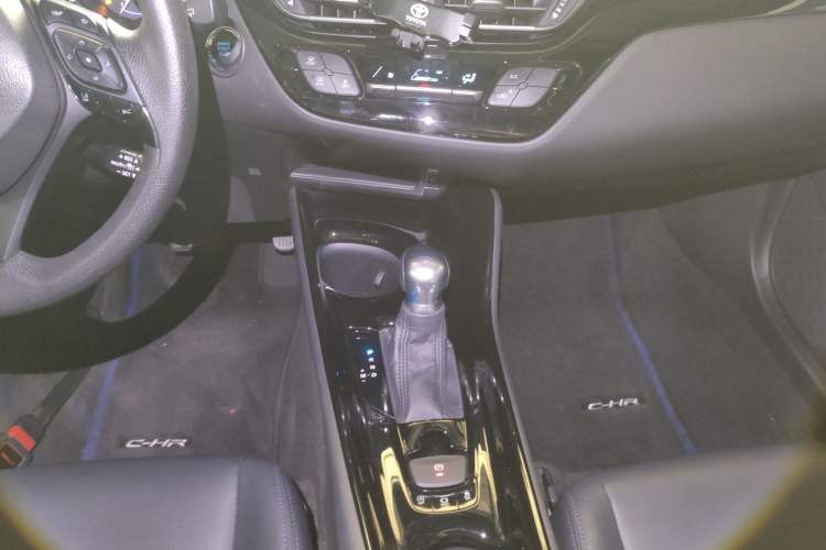 Used Toyota C-HR 2020 2.0L Leading Edition Gear Lever