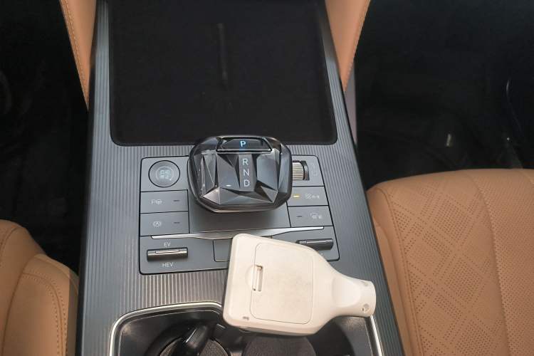 Used BYD Song L DM-i 2025 Intelligent Driving Version 112 km Leading Trim Gear Lever