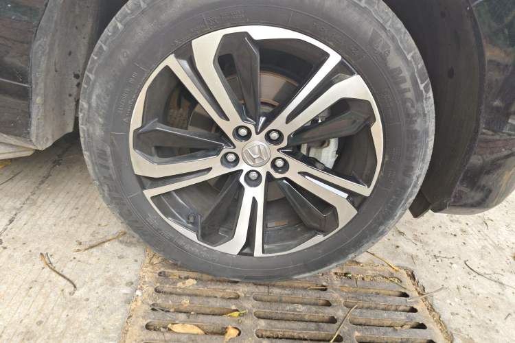 Used Honda UR-V 2017 370TURBO Four-Wheel Drive Prestige Edition China V Right Front Wheel Hub