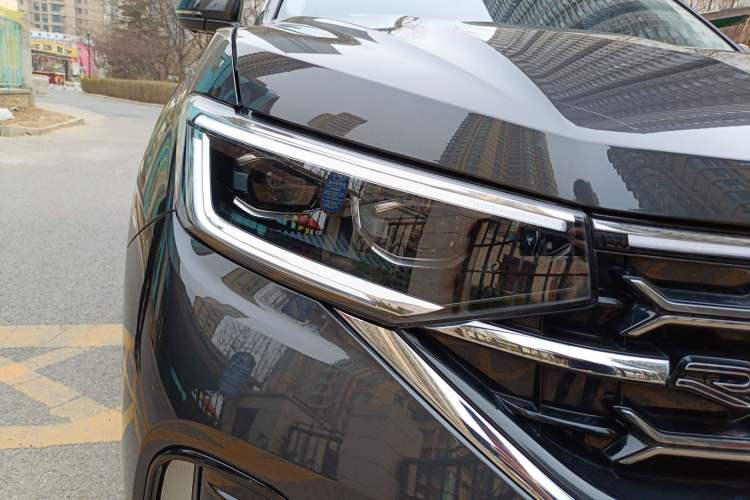 Used Volkswagen Tayron 2023 330TSI Two-Wheel-Drive R-Line High-Energy Version Right Front Headlight