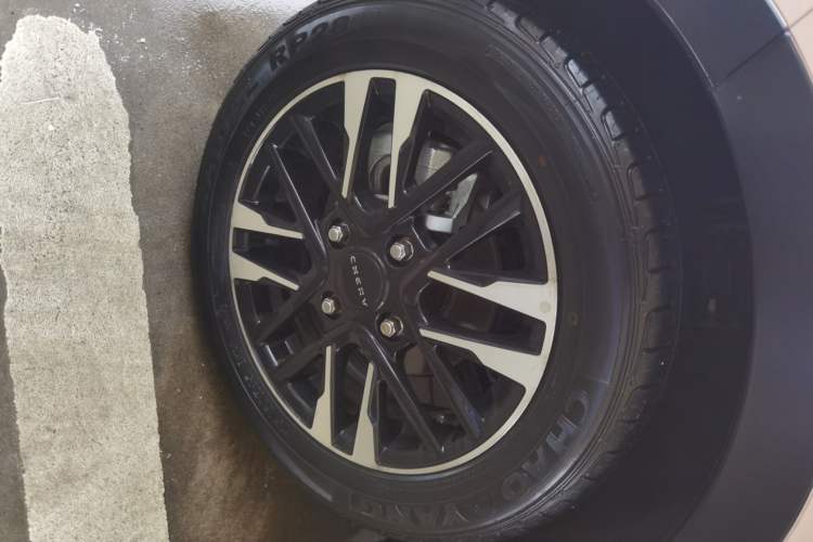 Used Chery Little Ant 2022 Sweet Pink Edition Low-Sugar Version Lithium Iron Phosphate 29.2 kWh 30 kW 301 km