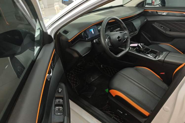 Used Dongfeng Aeolus Yixuan MAX 2023 1.5T Ultra-Stylish Trendsetting Dad Edition