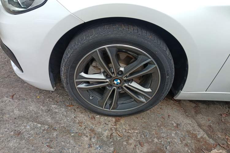 Used BMW 1 Series 2018 Facelifted 118i Sport Edition Exterior 4