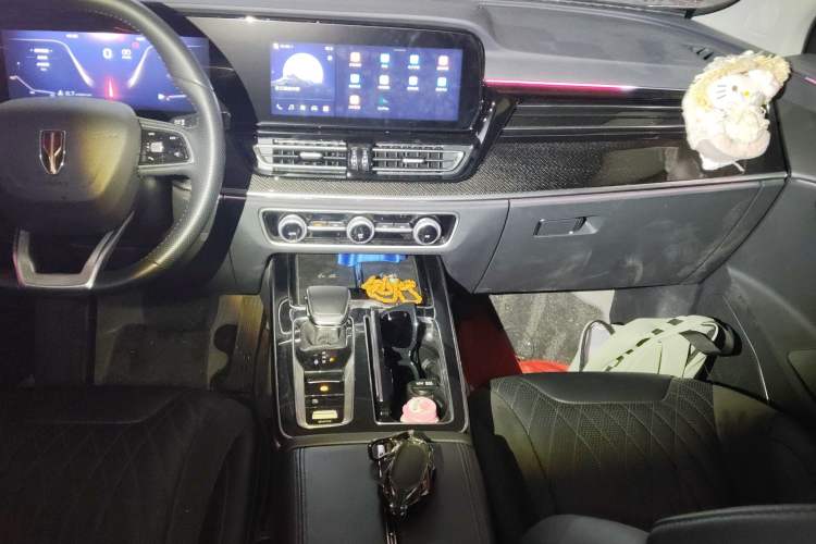 Used Hongqi HS5 2023 2.0T Qixiang Pro Edition Audio And AC Panel