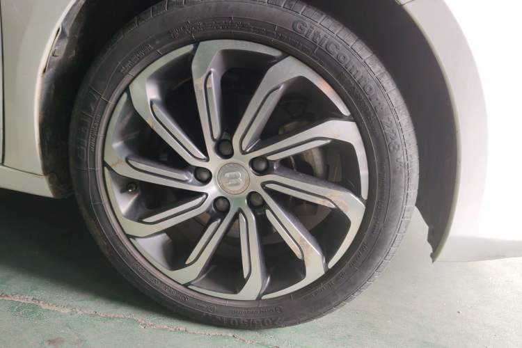 Used Geely Auto Emgrand GL 2021 UP 1.4T CVT Luxury Edition Right Front Wheel Hub