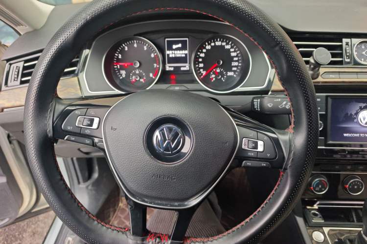 Used Volkswagen Magotan 2019 330TSI DSG Leading Model China VI Standard