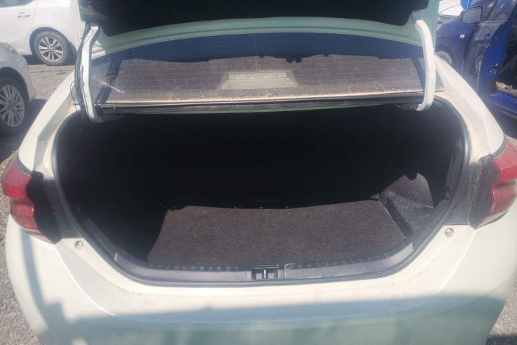 Used Toyota Levin 2017 Revised Dual-Engine 1.8H GS E-CVT Elite Sunroof Version China V Standard
