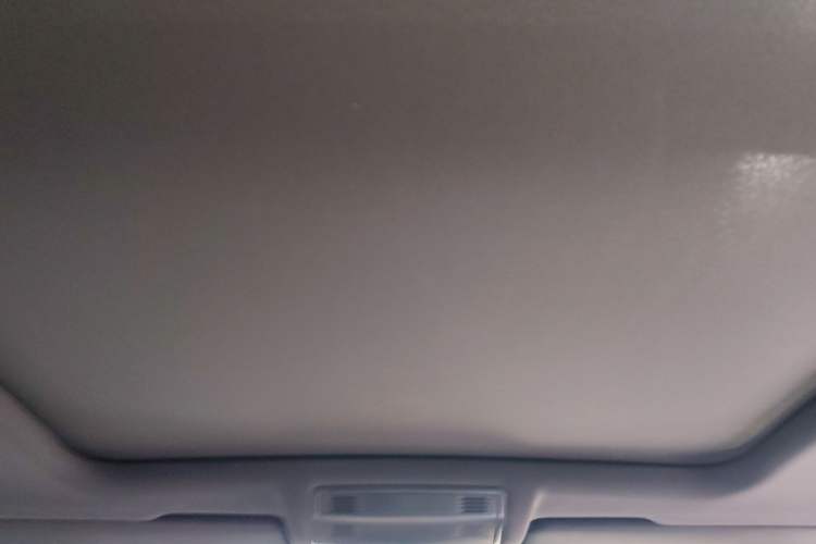 Used Volkswagen T-ROC 2025 Facelifted 300TSI DSG Two-Wheel-Drive Chen Guang Edition
