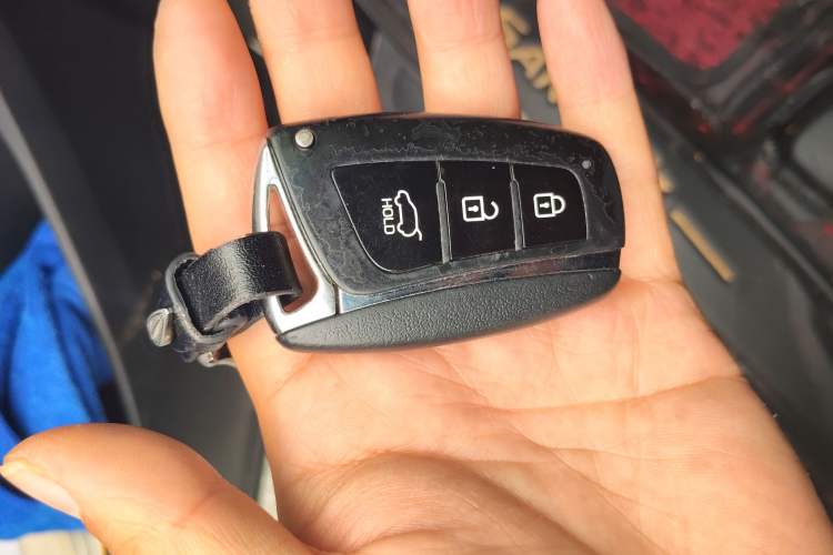 Used Hyundai Santa Fe 2017 2.0T Automatic All-Wheel Drive Smart 7-Seater