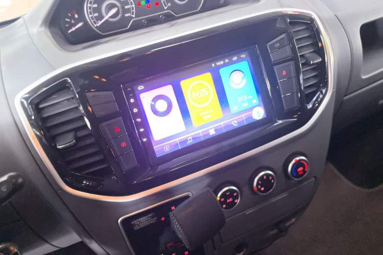 Used SAIC MAXUS Xintu V80 2021 2.0T PLUS AMT City Edition Short Wheelbase Ultra-Low Roof 5/6-Seater
