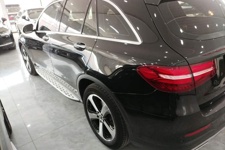 Used Mercedes-Benz GLC 2018 GLC 260 4MATIC Luxury Model
