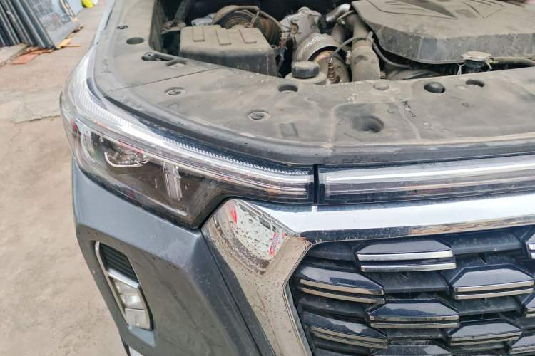 Used CHANGAN Lantop 2023 2.0T Manual 4x4 Diesel Flagship Long-Box Version Right Front Headlight