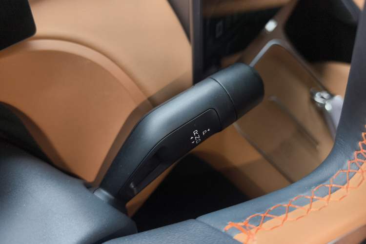 Used Geely Galaxy Xingjian 7 EM-i 2025 120km Flagship Edition Gear Lever