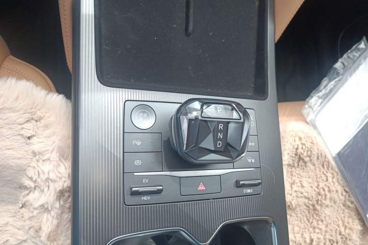 Used BYD Song L DM-i 2025 Intelligent Driving Version 112 km Leading Trim Gear Lever