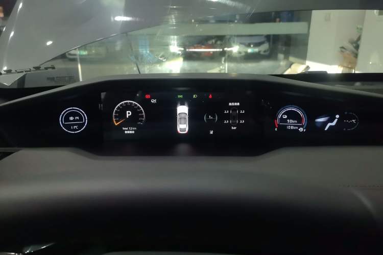 Used Changan UNI-V iDD 2024 Blue Whale Smart Electric iDD 136km ZhiKu Model
