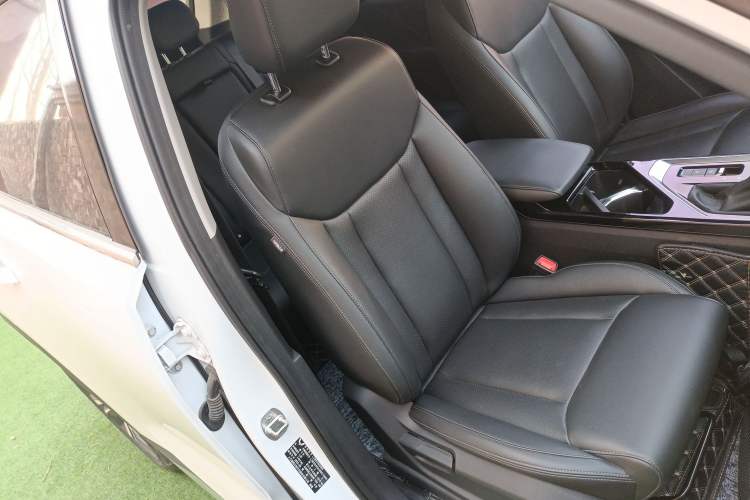 Used Wuling Asta 2021 1.5T CVT Starlight Edition
