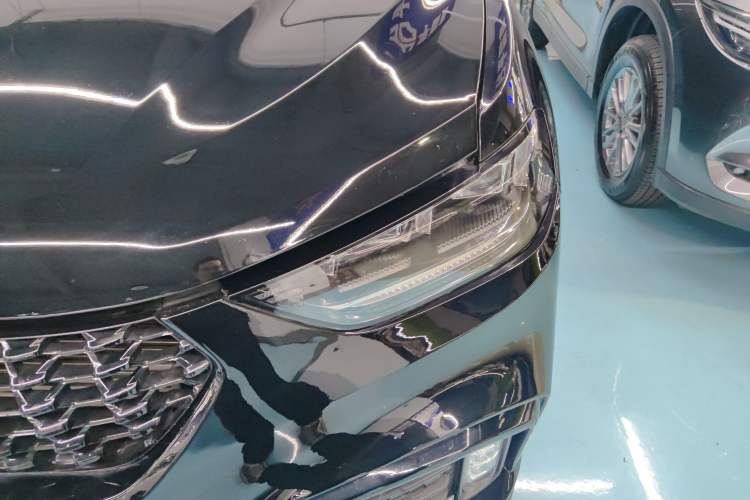 Used Wey VV5 2021 1.5T Two-Wheel Drive Color Pioneer
