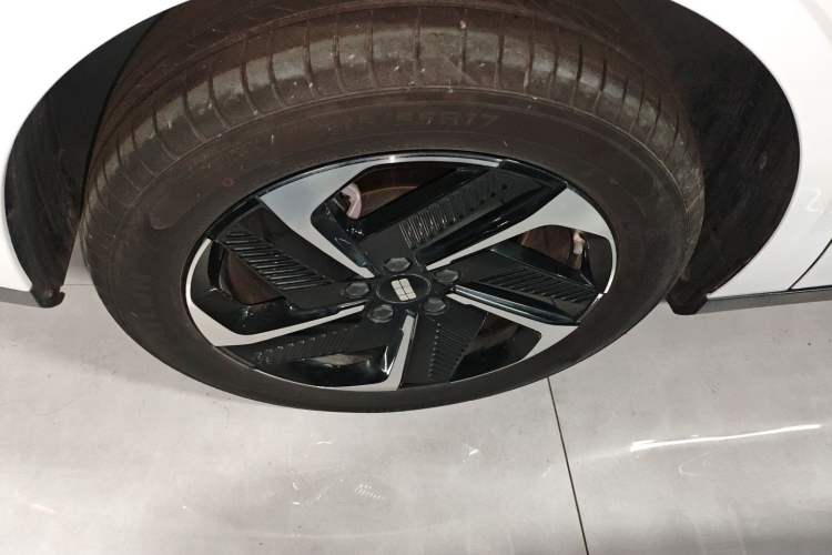 Used Geely Galaxy L6 2025 EM-i 140km Explorer+ Edition Right Rear Wheel Hub