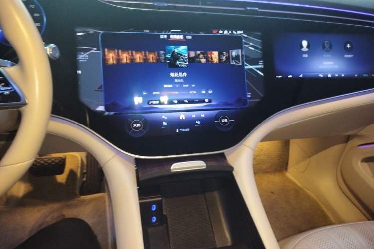 Used Mercedes-Benz EQS SUV 2023 450 4MATIC Pioneer Edition Audio And AC Panel