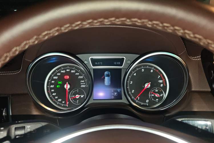 Used Mercedes-Benz GLE 2017 GLE 320 4MATIC Dynamic Model Instrument Cluster